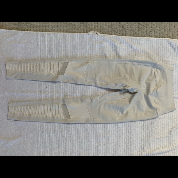 Alo leggings - Picture 3 of 3